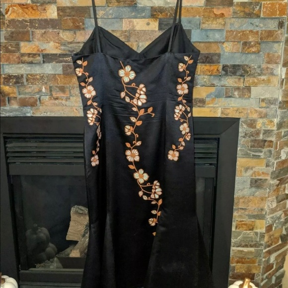 Tocca Silk Flower Trumpet Dress Gown Embroidered - Picture 6 of 9